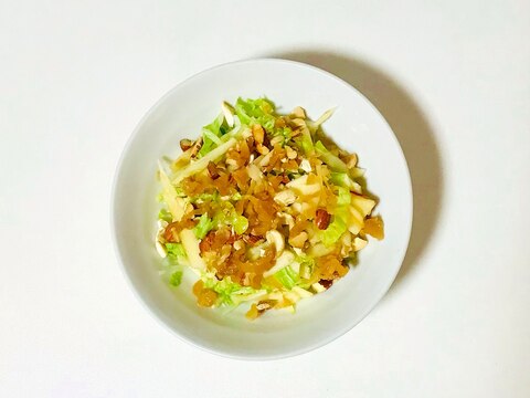ナッツと漬物の白菜サラダ